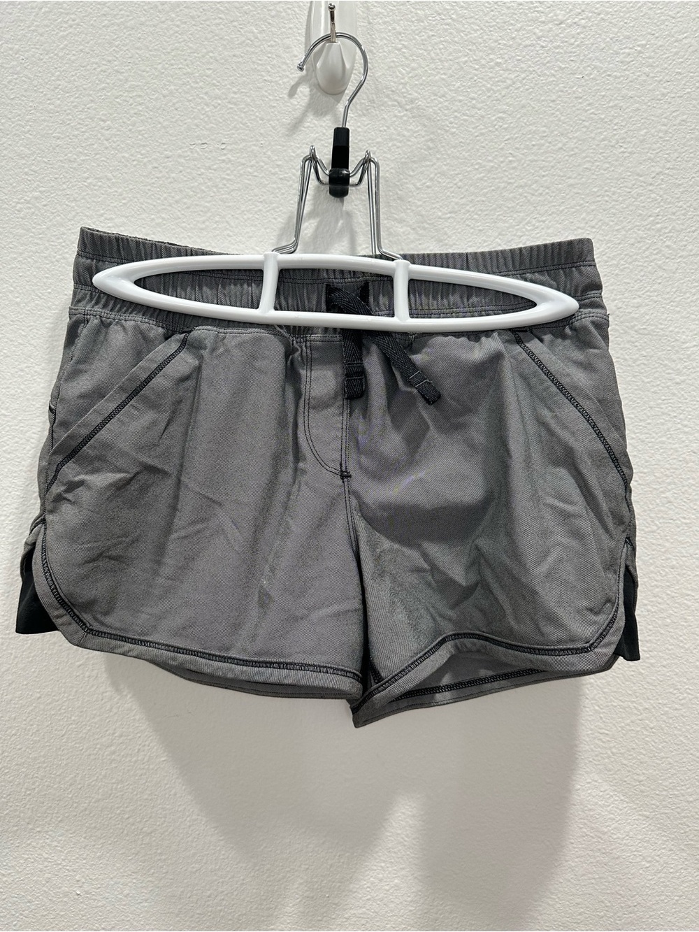 Ivivva by Lululemon Girls Athletic Gray Lined Running Shorts liner 12